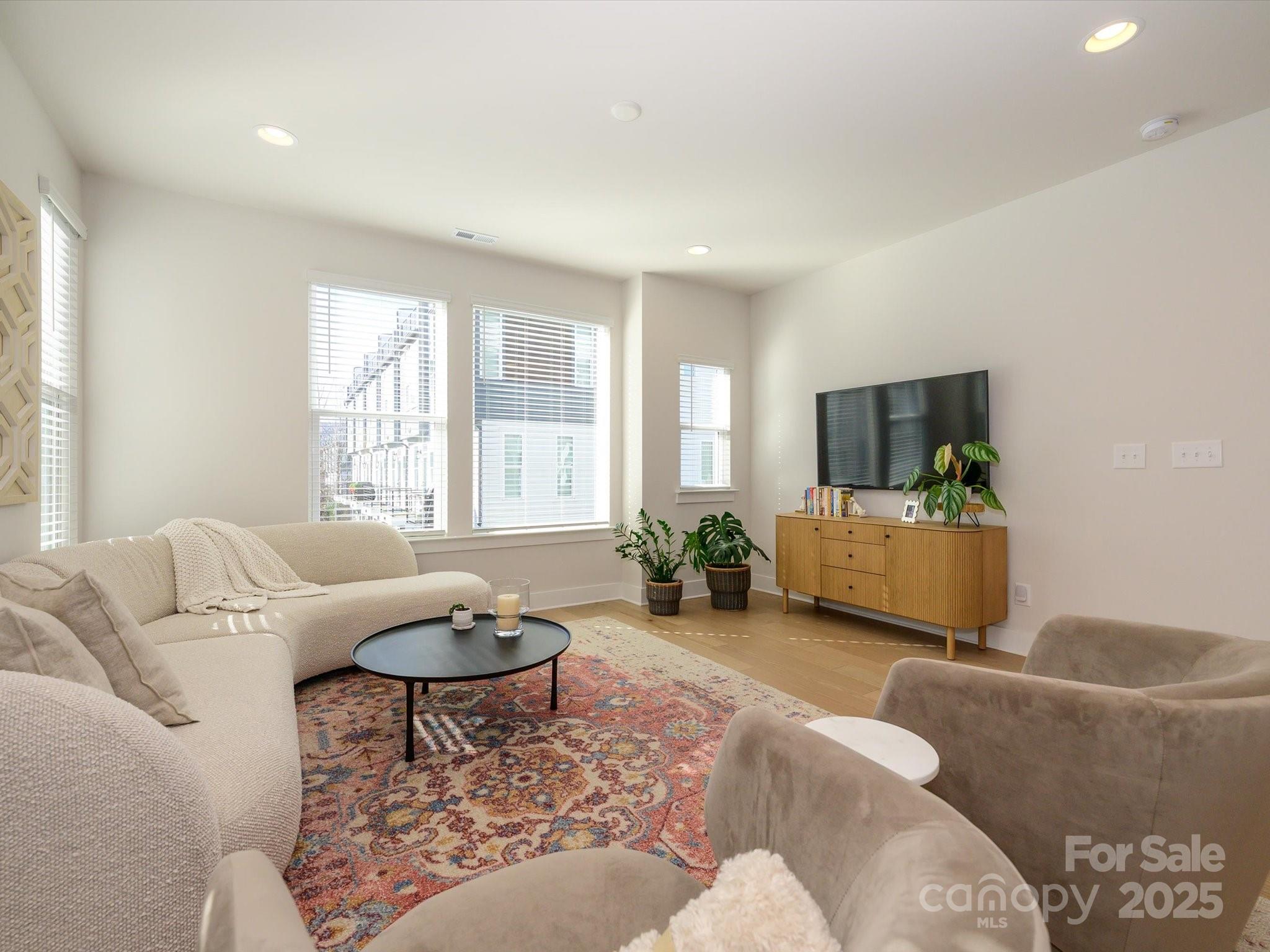 LOSO Terraces - Residential