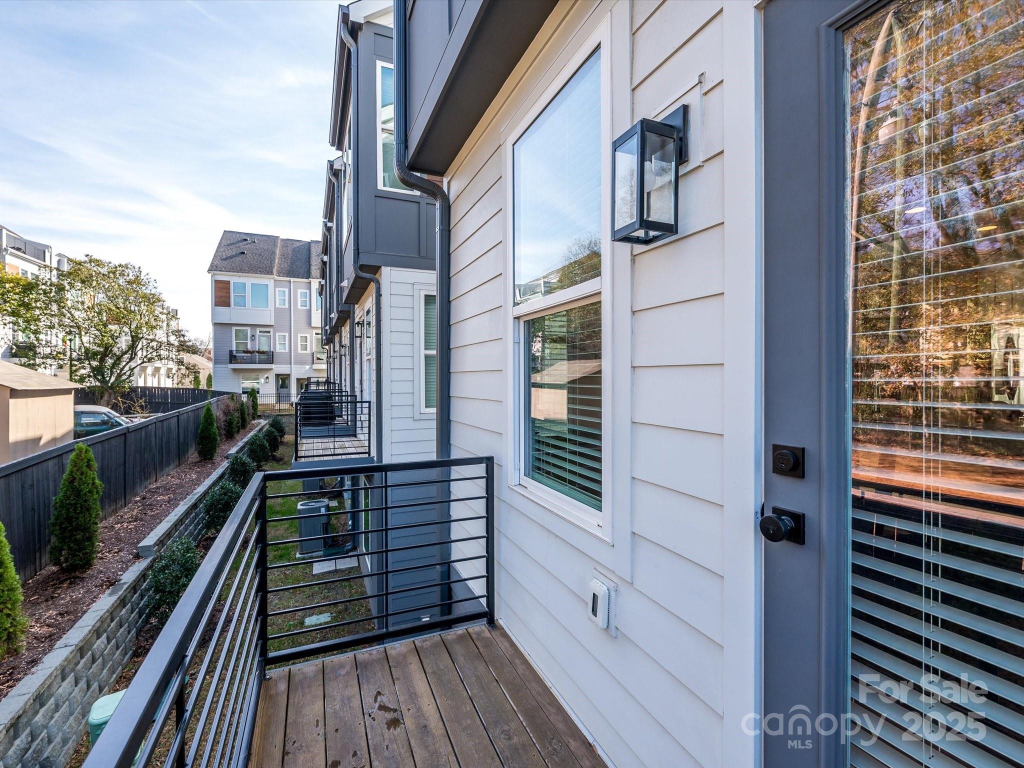 LOSO Terraces - Residential