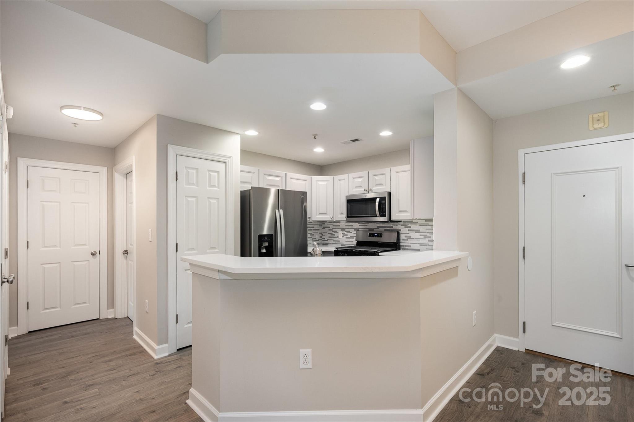 718 W Trade Street 314