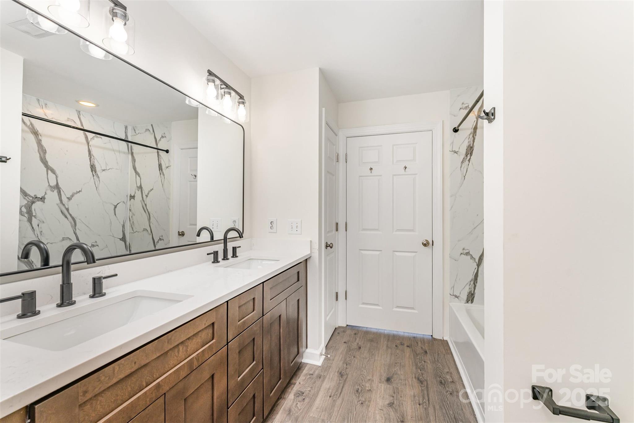 718 W Trade Street 314