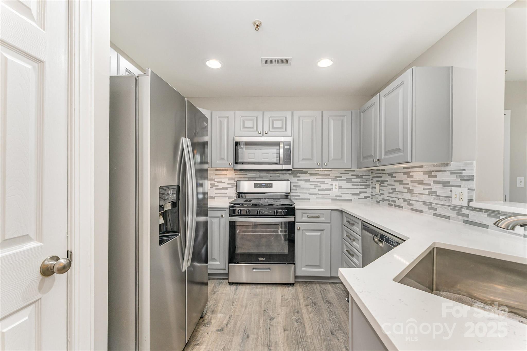 718 W Trade Street 314