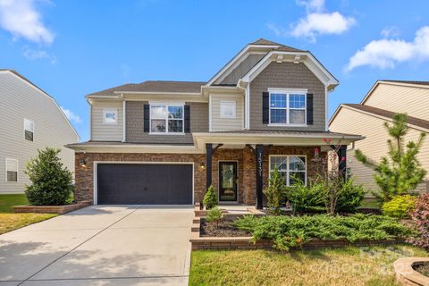 Photo of 15131 Oleander Drive, Charlotte, NC 28278 (MLS # 4282377)