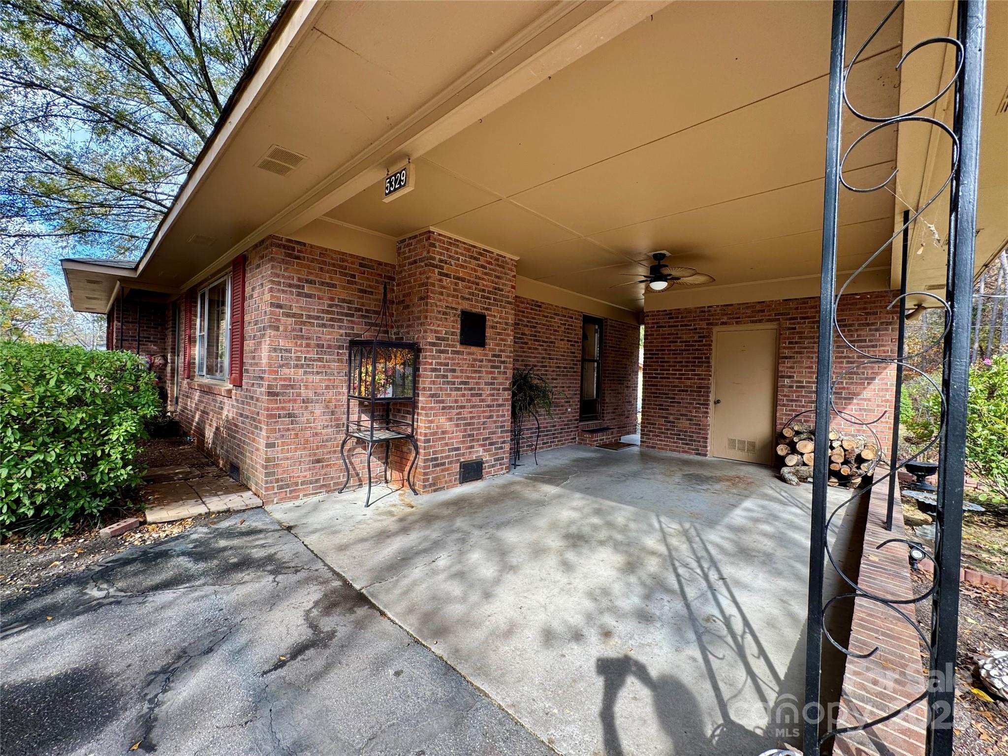 5329 E Highway 27 Highway