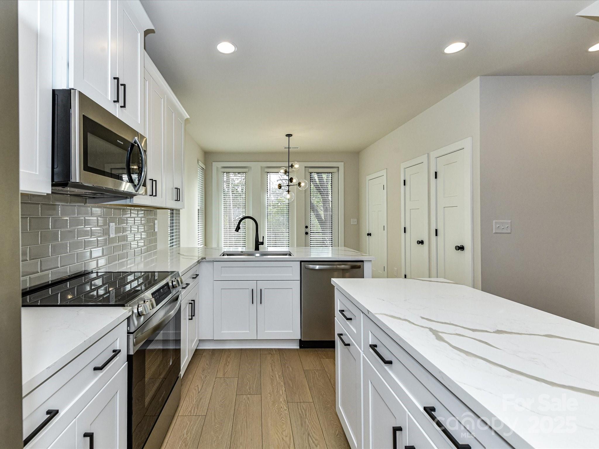 1029 Northend Drive 30