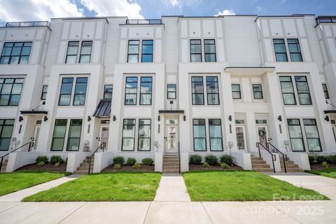 Photo of 1033 Wesley Terrace Avenue, Charlotte, NC 28208 (MLS # 4328541)