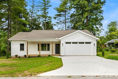 Photo of 334 Woodland Drive, Hendersonville, NC 28792 (MLS # 4407345)