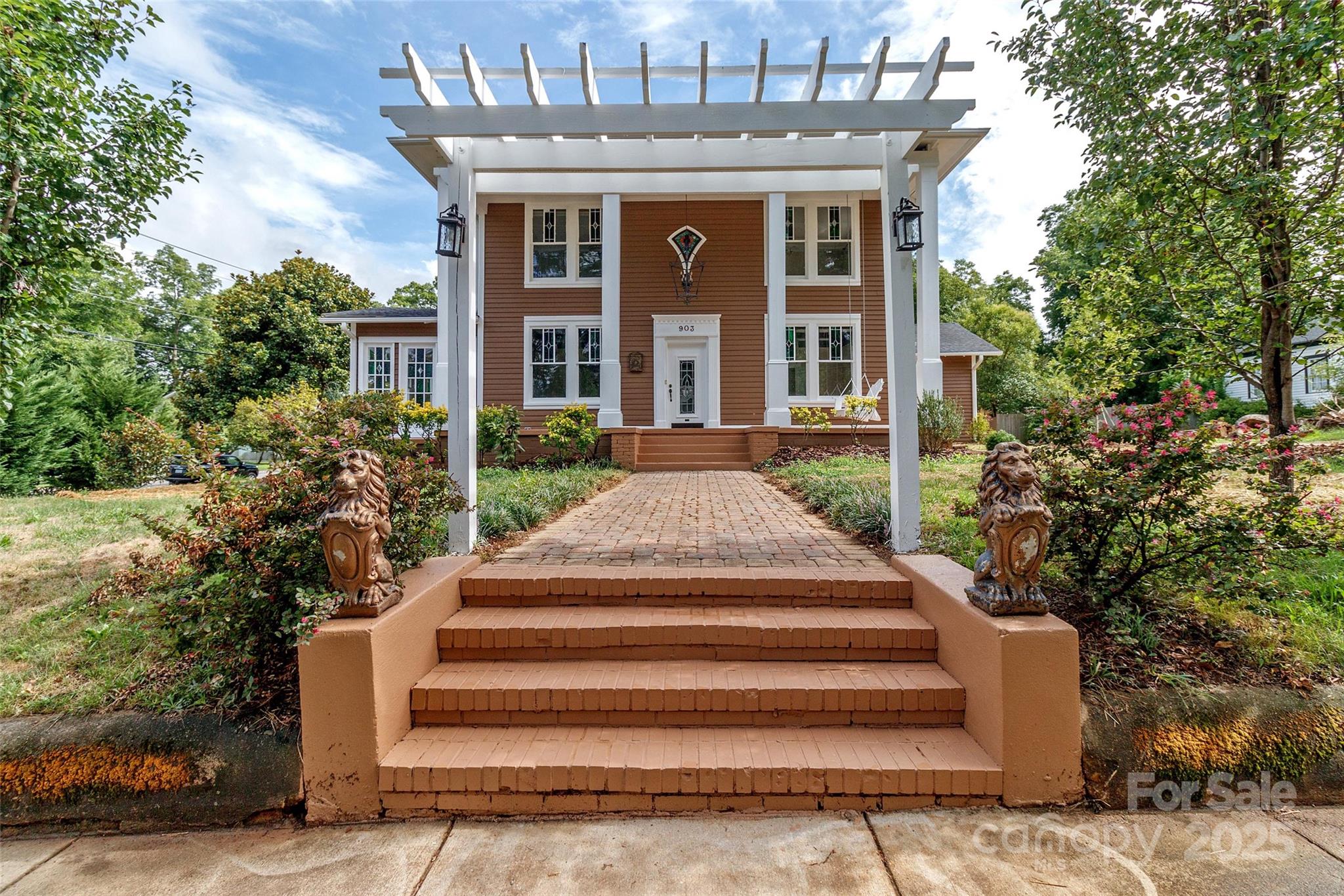 903 W Franklin Street