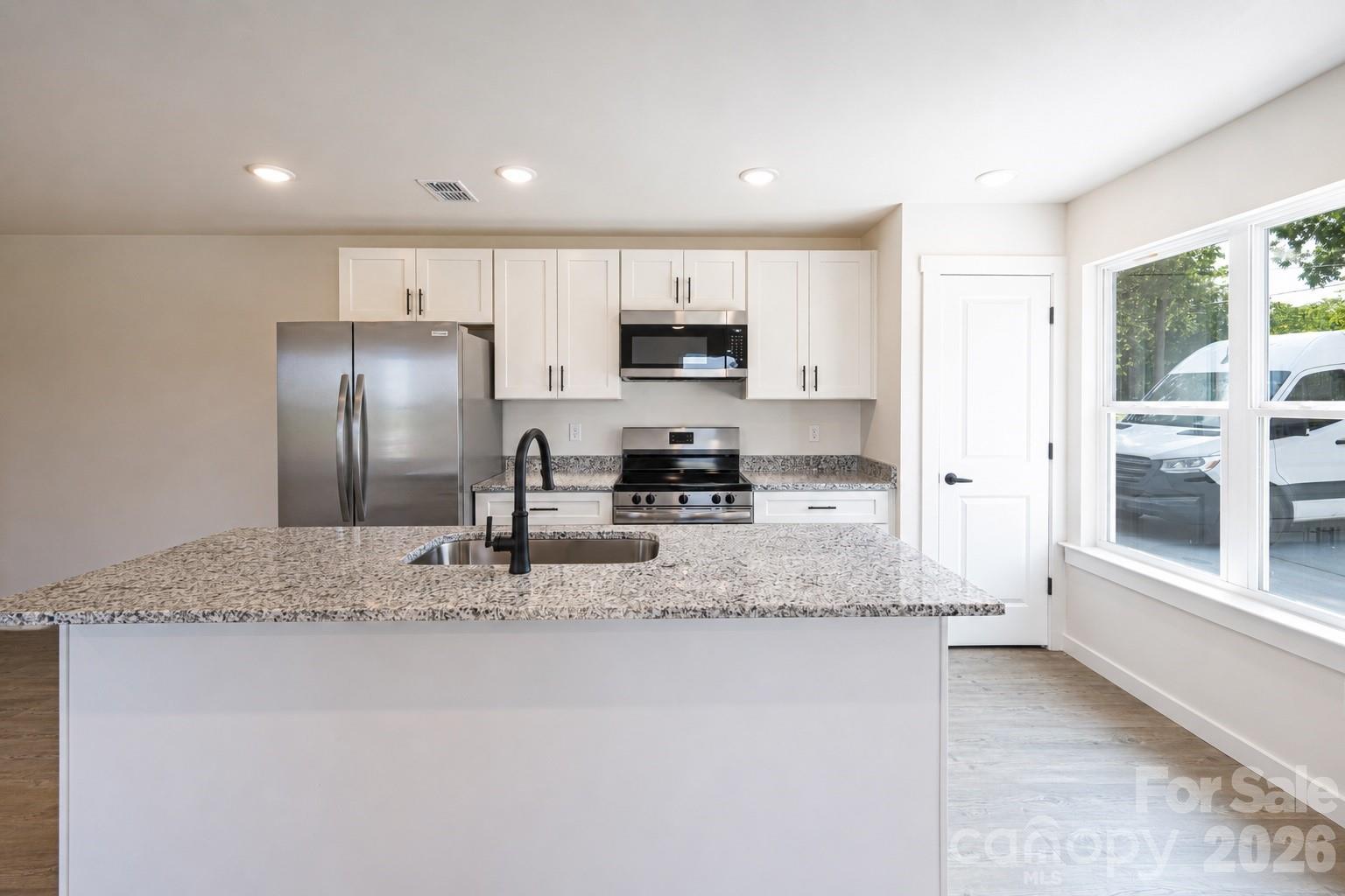 415-417 F Avenue SE