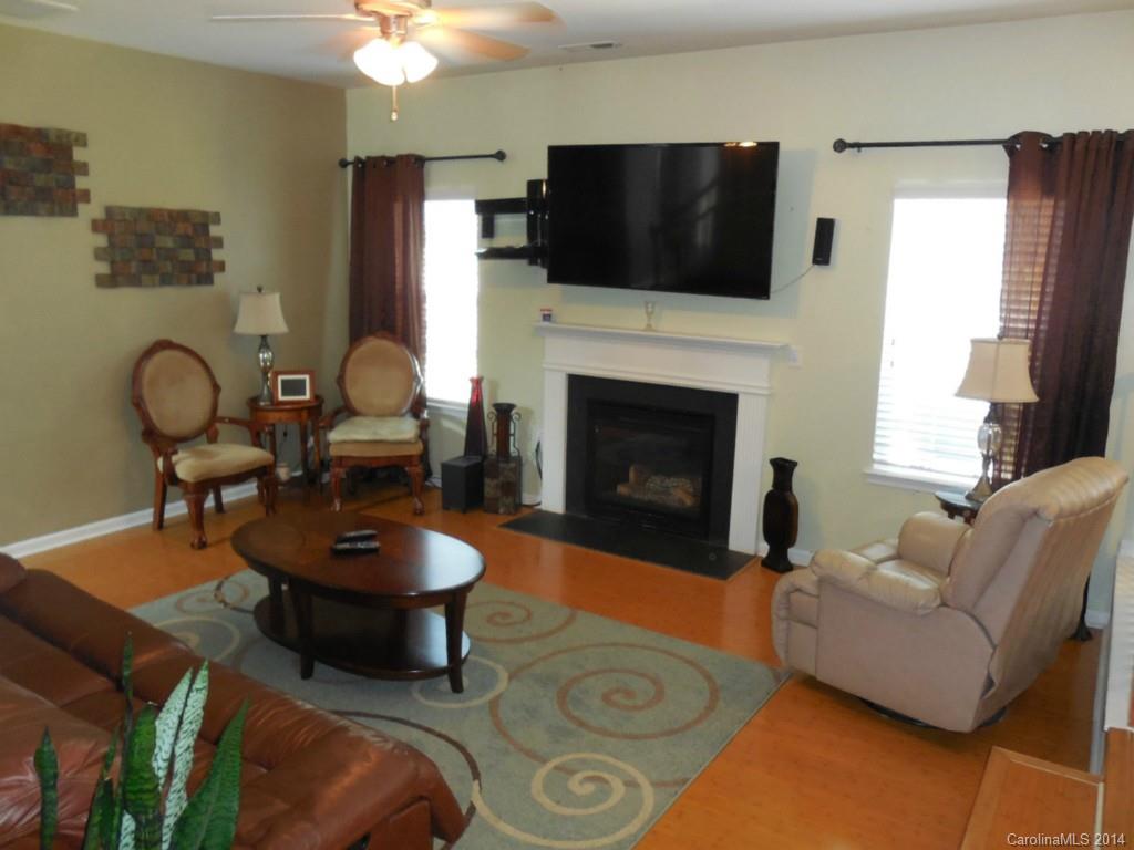 Sandy Pointe - Residential