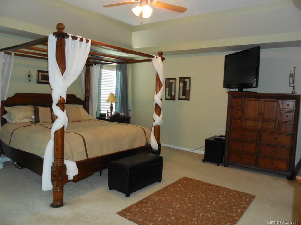 Sandy Pointe - Residential