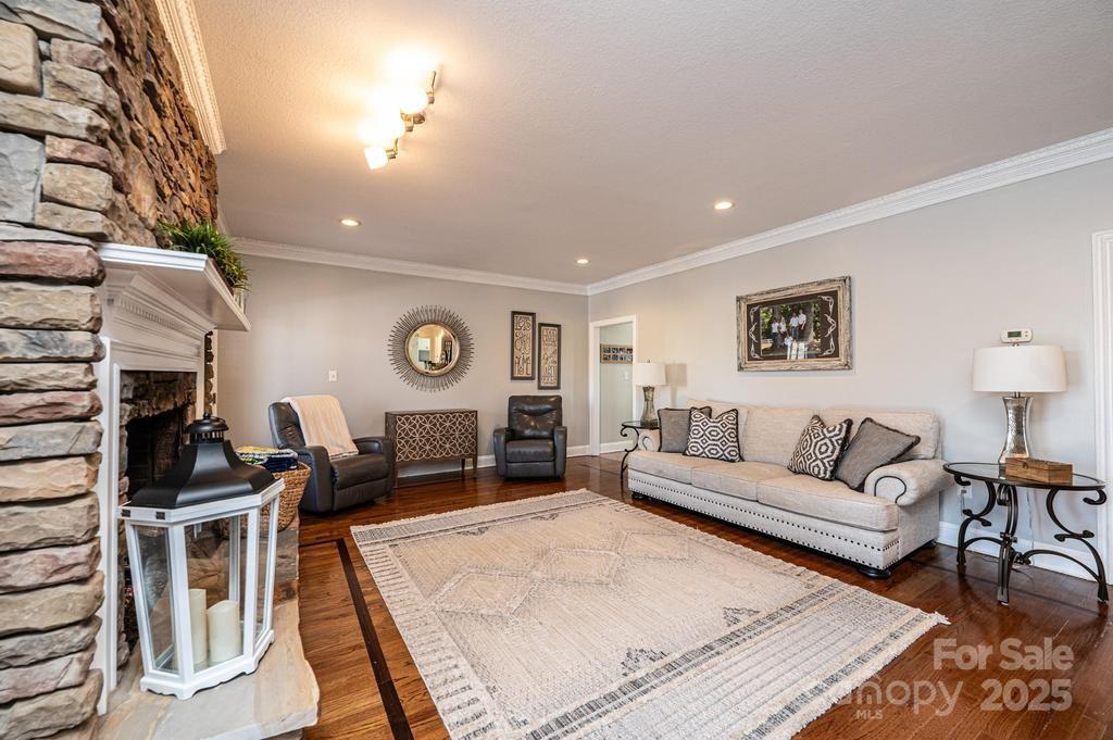 5544 Quail Creek Drive