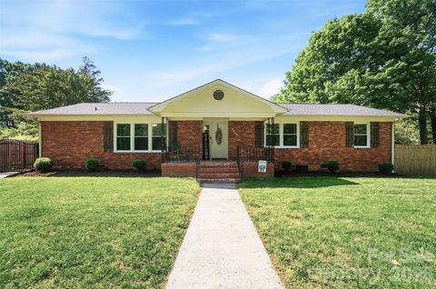 Photo of 1205 Woodland Avenue, Monroe, NC 28112 (MLS # 4370143)