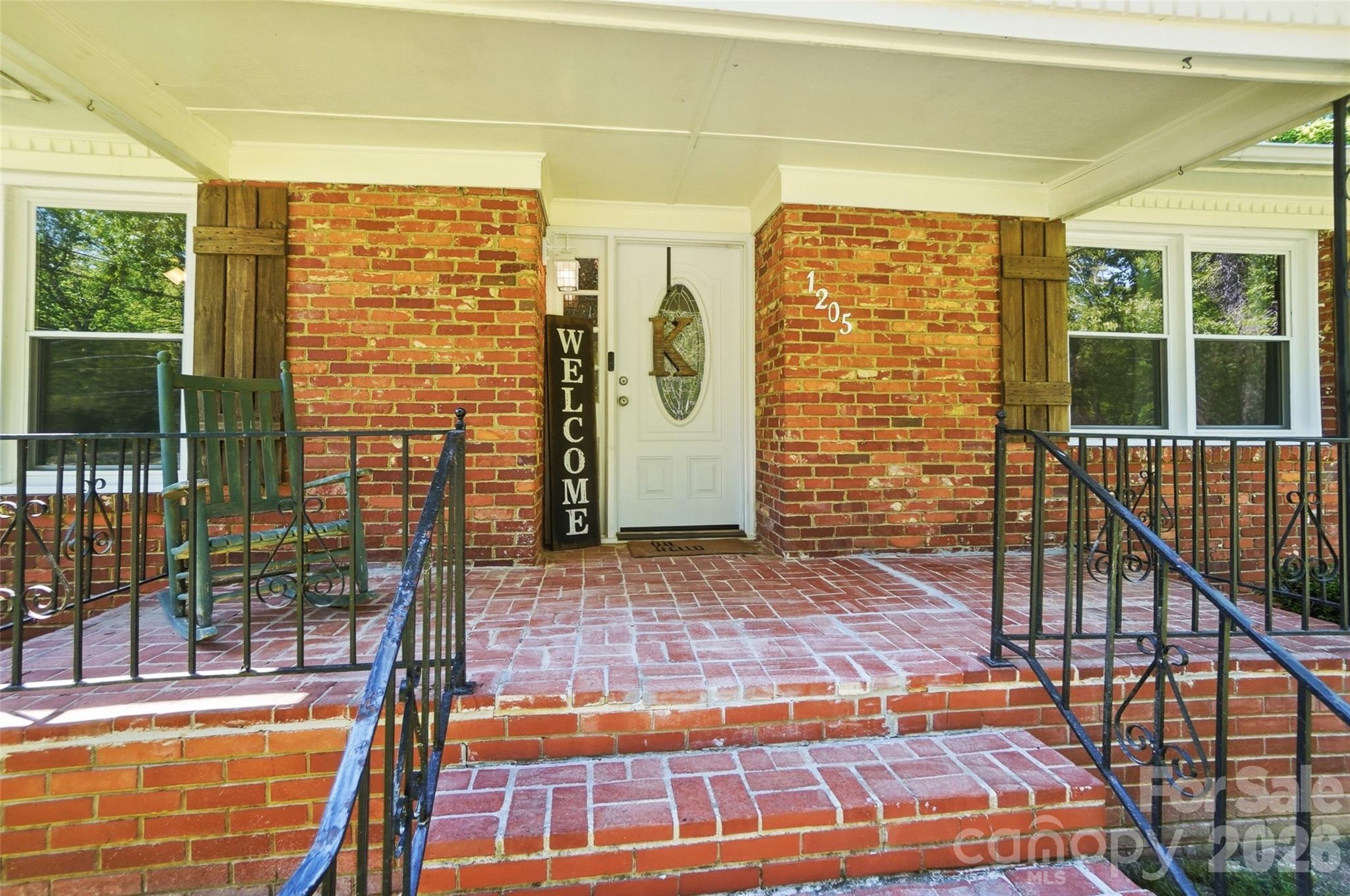 1205 Woodland Avenue