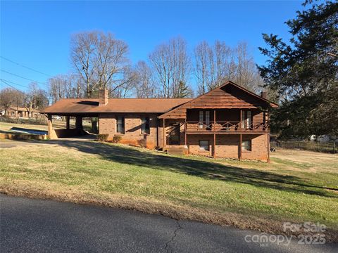 1074 25th Street NE Hickory NC 28601