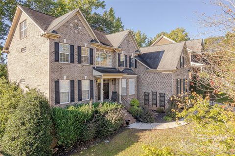 Photo of 9913 Hazelview Drive, Charlotte, NC 28277 (MLS # 4307584)