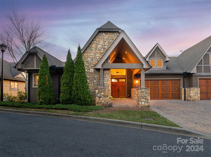 SELLER ACCEPTING BACK UP OFFERS UNTIL 3/7/24 (Thursday) at 5pm.
HIGHEST ELEVATION located in the premier community of Reynolds Mt. 3,400+ sq. ft. Townhouse on
a "private like" street with only 3 residences. 180° unobstructed view of layered Blue Ridge
Mts. and DT Asheville. Second home and seldom used. ONE WORD DESCRIPTION: VIEWS ! One level living
with vaulted ceilings, vented gas fireplace, primary suite, 1/2 bath, laundry on main.
Expansive outdoor decks for entertaining. Both decks offer privacy from other residences.
Terrace level offers 2 bedrooms, 2 full baths, family room, media room and deck. Come escape
the heat in your mountain oasis. Plenty of space for friends & loved ones!