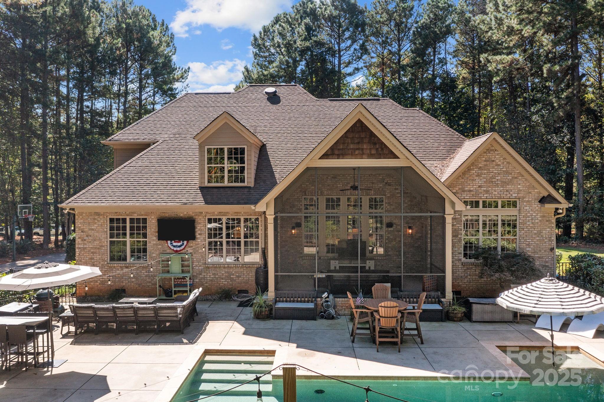 Pebble Bay - Residential