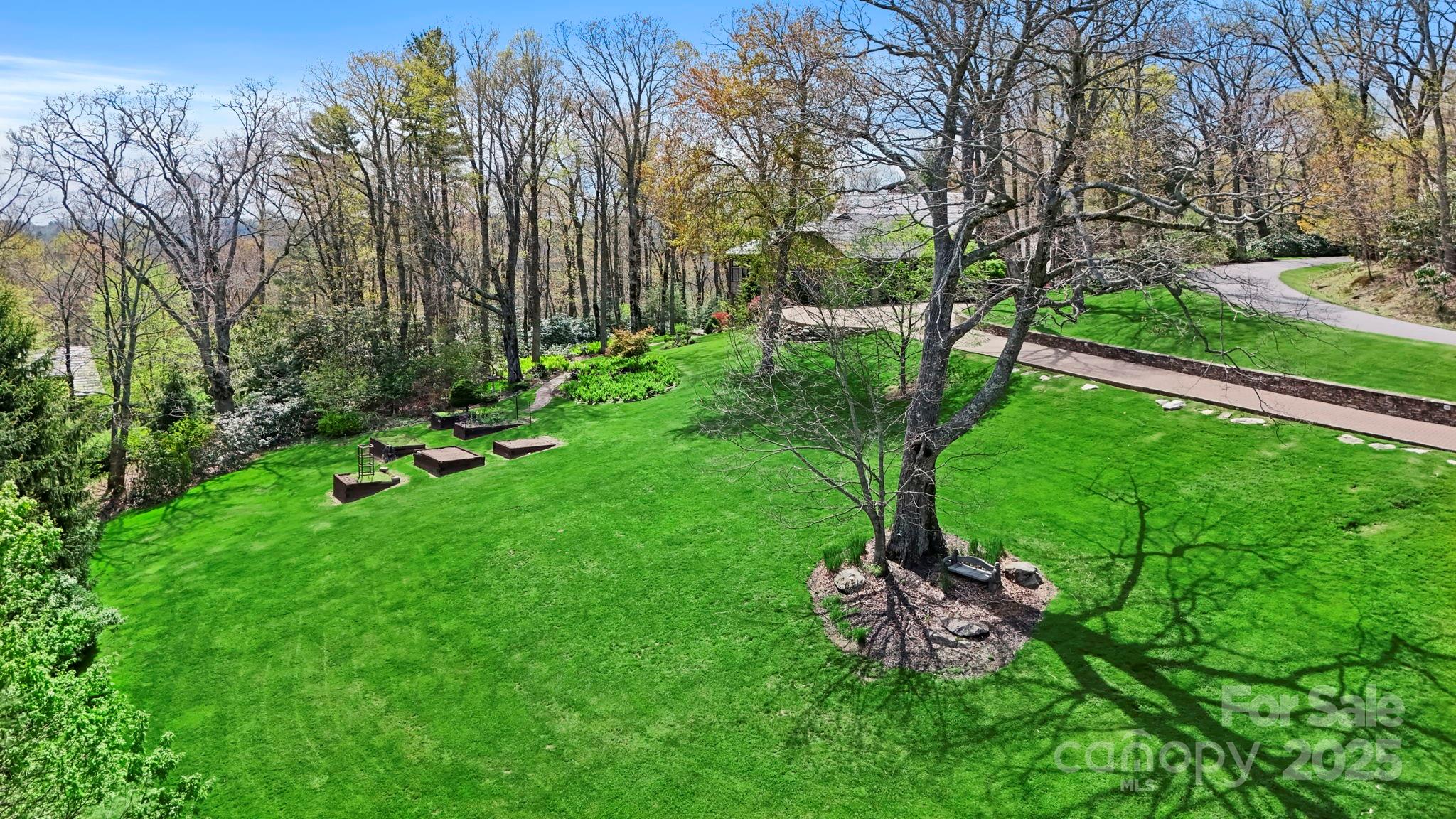 Blowing Rock, North Carolina 28605, United States, 5 Bedrooms Bedrooms, ,7 BathroomsBathrooms,Residential,Active,129876