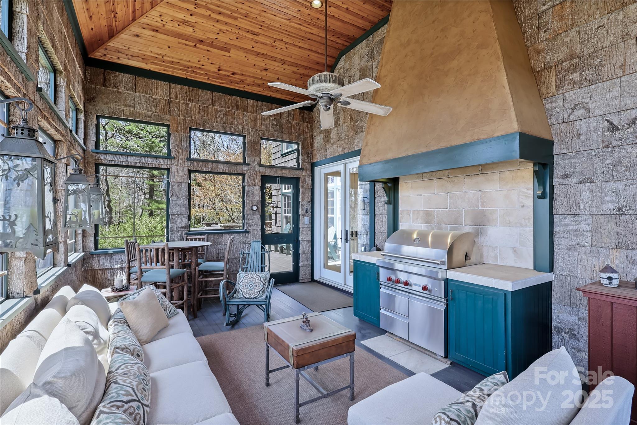 Blowing Rock, North Carolina 28605, United States, 5 Bedrooms Bedrooms, ,7 BathroomsBathrooms,Residential,Active,129876