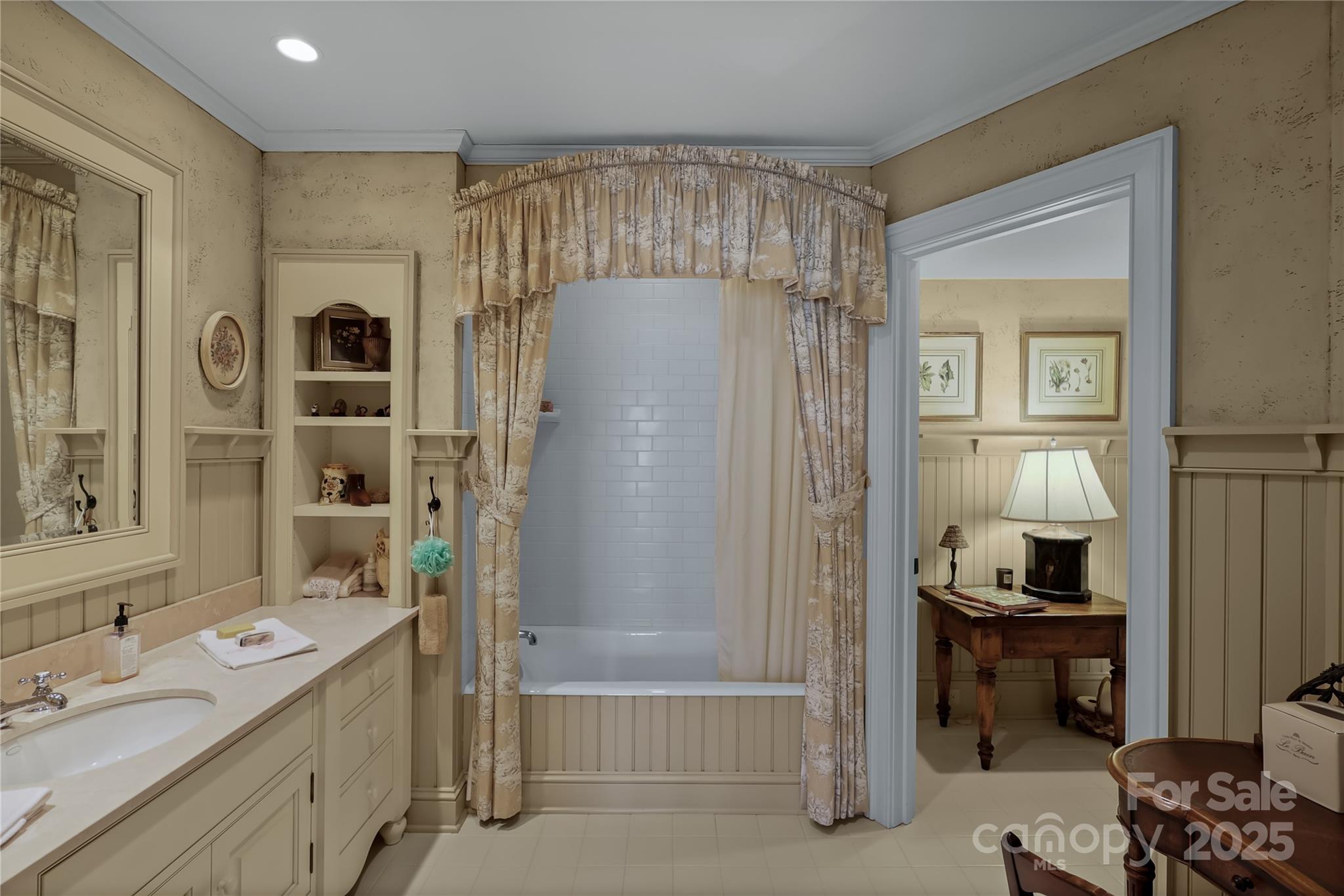 Blowing Rock, North Carolina 28605, United States, 5 Bedrooms Bedrooms, ,7 BathroomsBathrooms,Residential,Active,129876