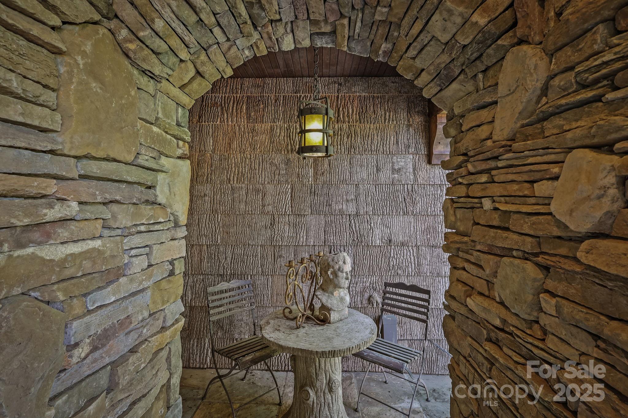 Blowing Rock, North Carolina 28605, United States, 5 Bedrooms Bedrooms, ,7 BathroomsBathrooms,Residential,Active,129876