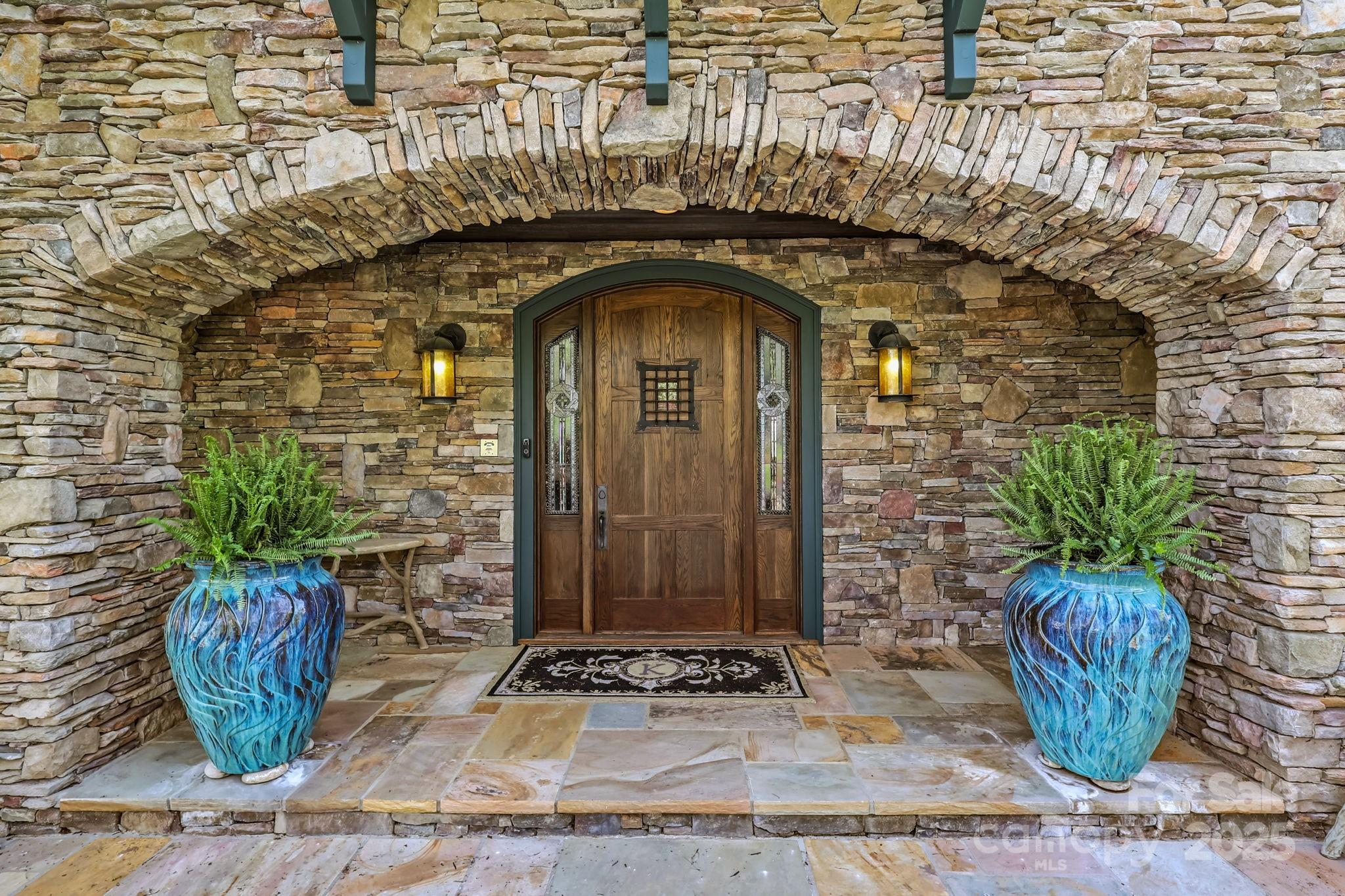 Blowing Rock, North Carolina 28605, United States, 5 Bedrooms Bedrooms, ,7 BathroomsBathrooms,Residential,Active,129876