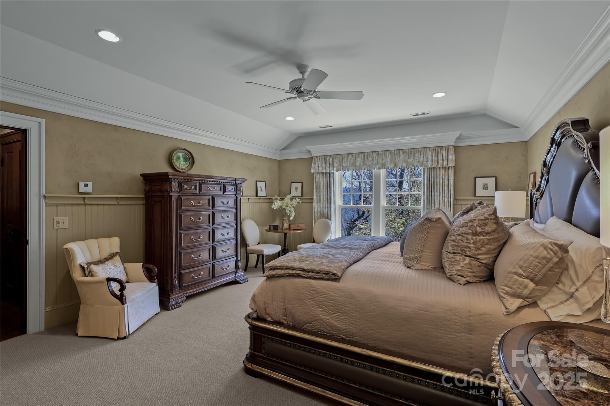 Blowing Rock, North Carolina 28605, United States, 5 Bedrooms Bedrooms, ,7 BathroomsBathrooms,Residential,Active,129876