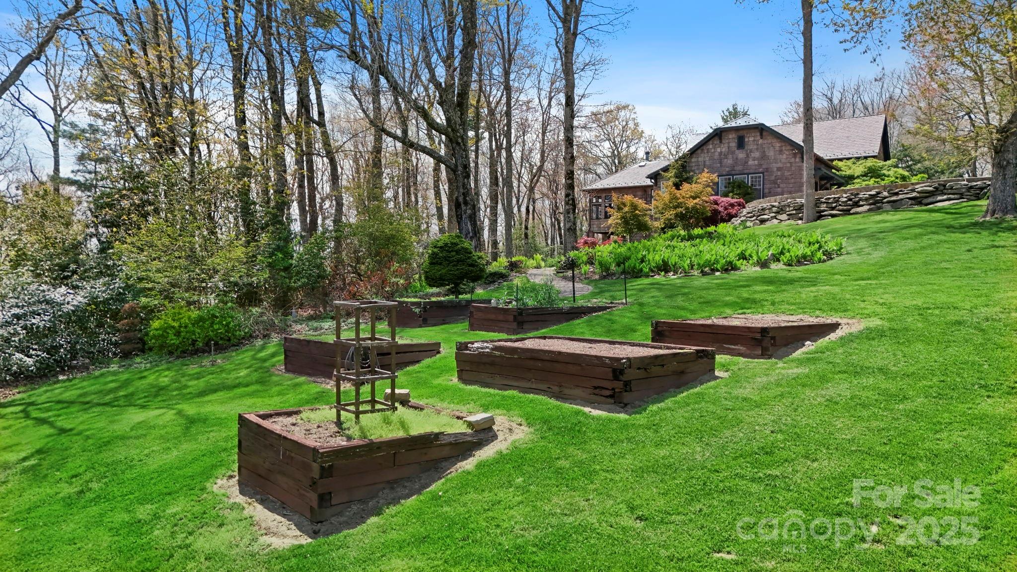 Blowing Rock, North Carolina 28605, United States, 5 Bedrooms Bedrooms, ,7 BathroomsBathrooms,Residential,Active,129876