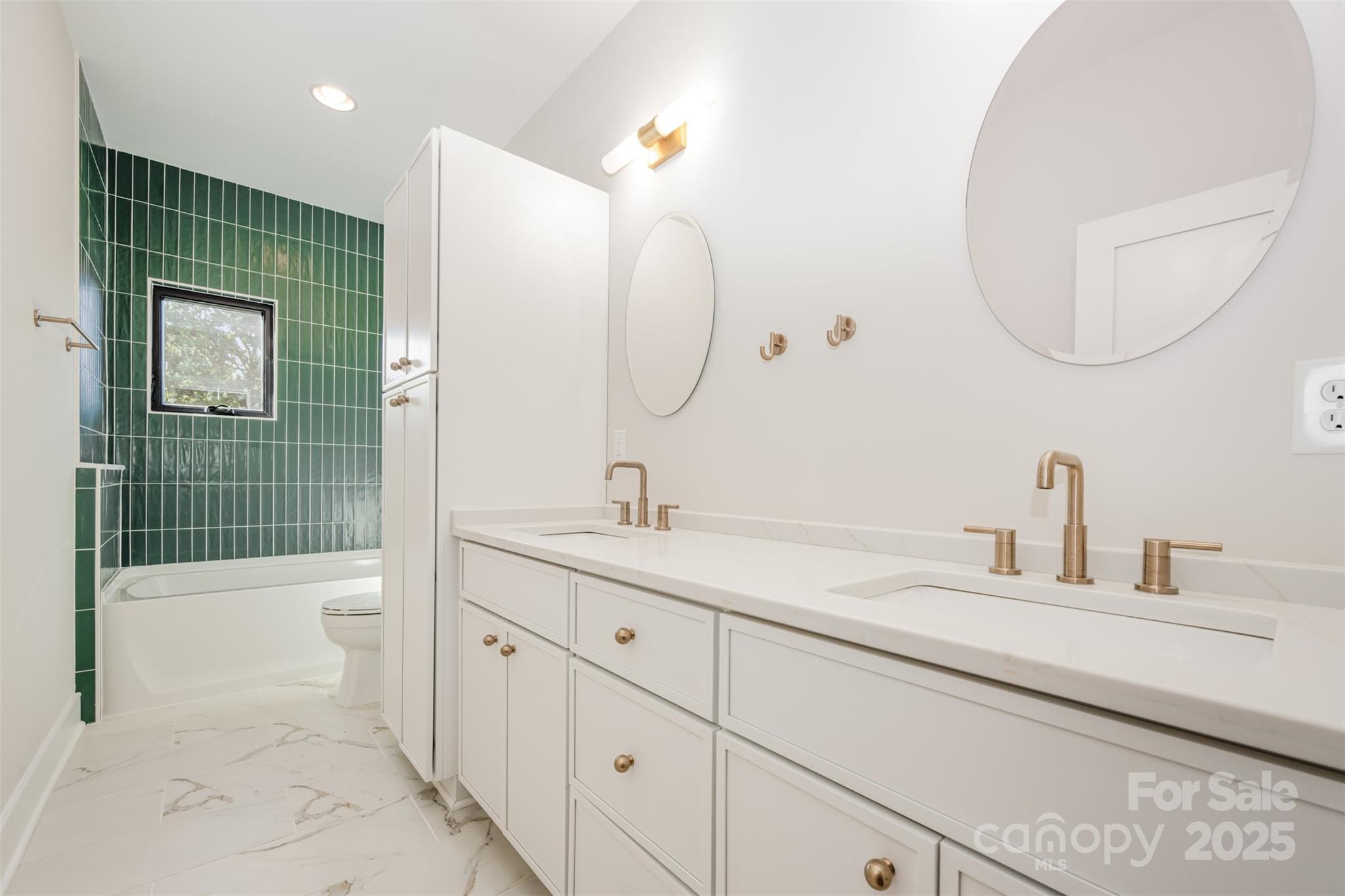 Oaklawn Park - Residential Income