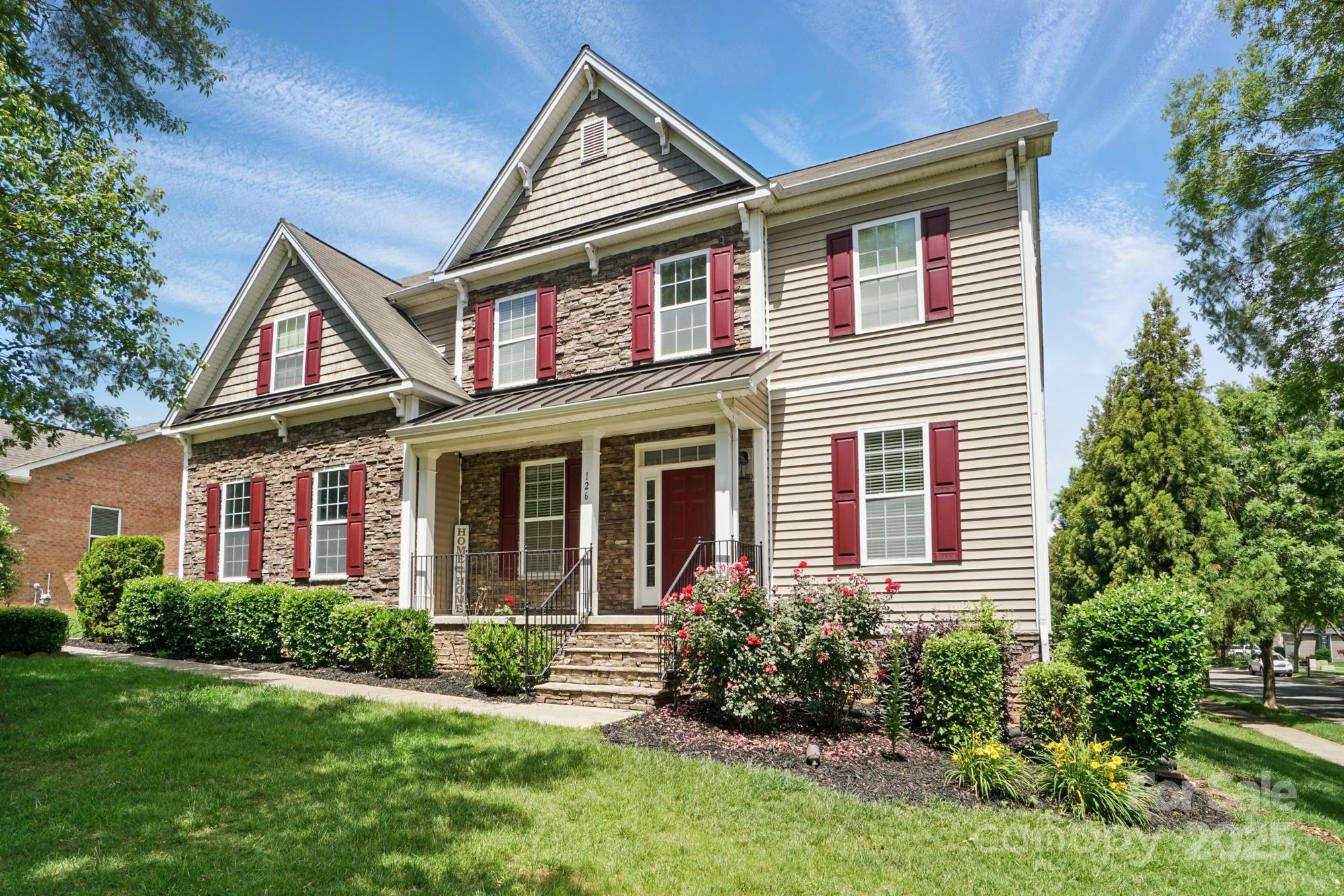 126 W Warfield Drive