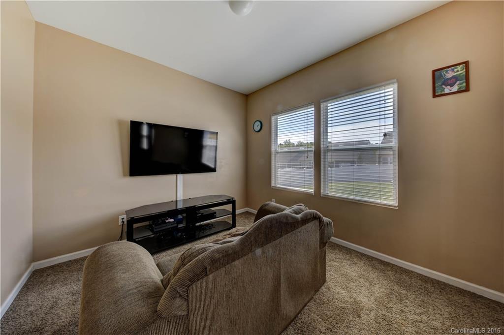 Newport Lakes - Residential