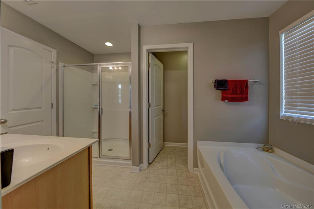 Newport Lakes - Residential