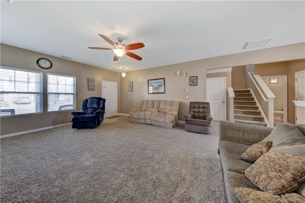 Newport Lakes - Residential