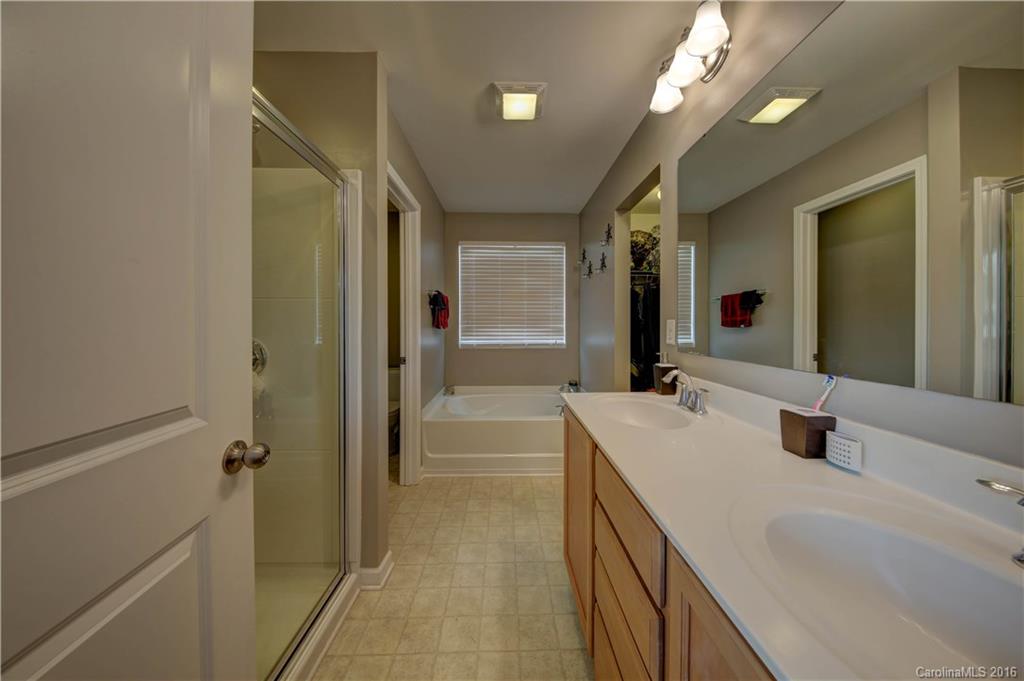 Newport Lakes - Residential