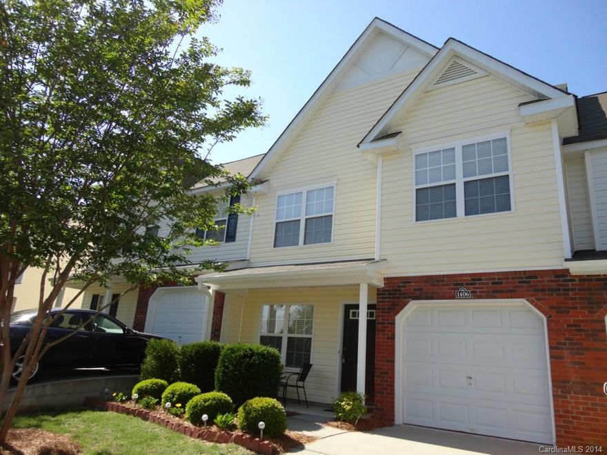Terrific unit, across from pool and w guest parking, 1 car garage, large floor plan, nice patio setting in rear. Spacious master suite, vaulted ceiling, large master closet and bath w/ garden tub, 2 addl bedrooms with good space, 2 story great room w fireplace, kitchen has stainless steel refridge-micro, covered front porch, seller updated downstairs carpet and added some fresh paint.  Move in Quick, Very convenient to I77, Charlotte 10 min drive, restaurants, grocery, shopping & medical nearby.