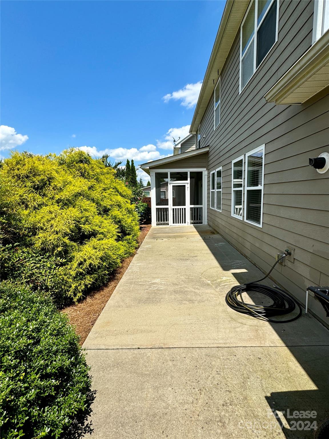 Winding Walk - Residential Lease