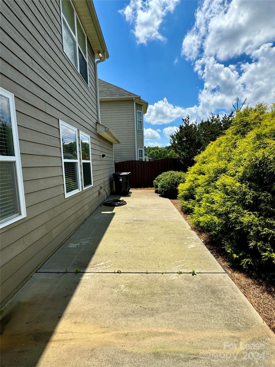 Winding Walk - Residential Lease