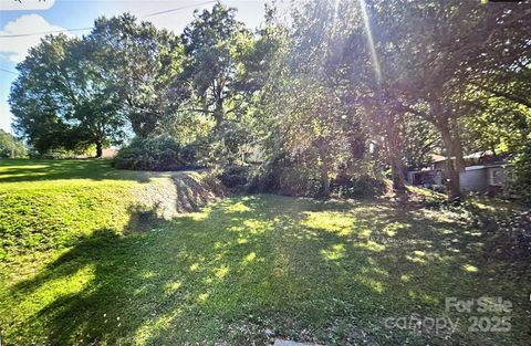 1111 W 7th Avenue Gastonia NC 28052