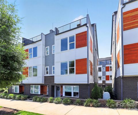 Photo of 2024 Bryant Park Drive, Charlotte, NC 28208 (MLS # 4385120)