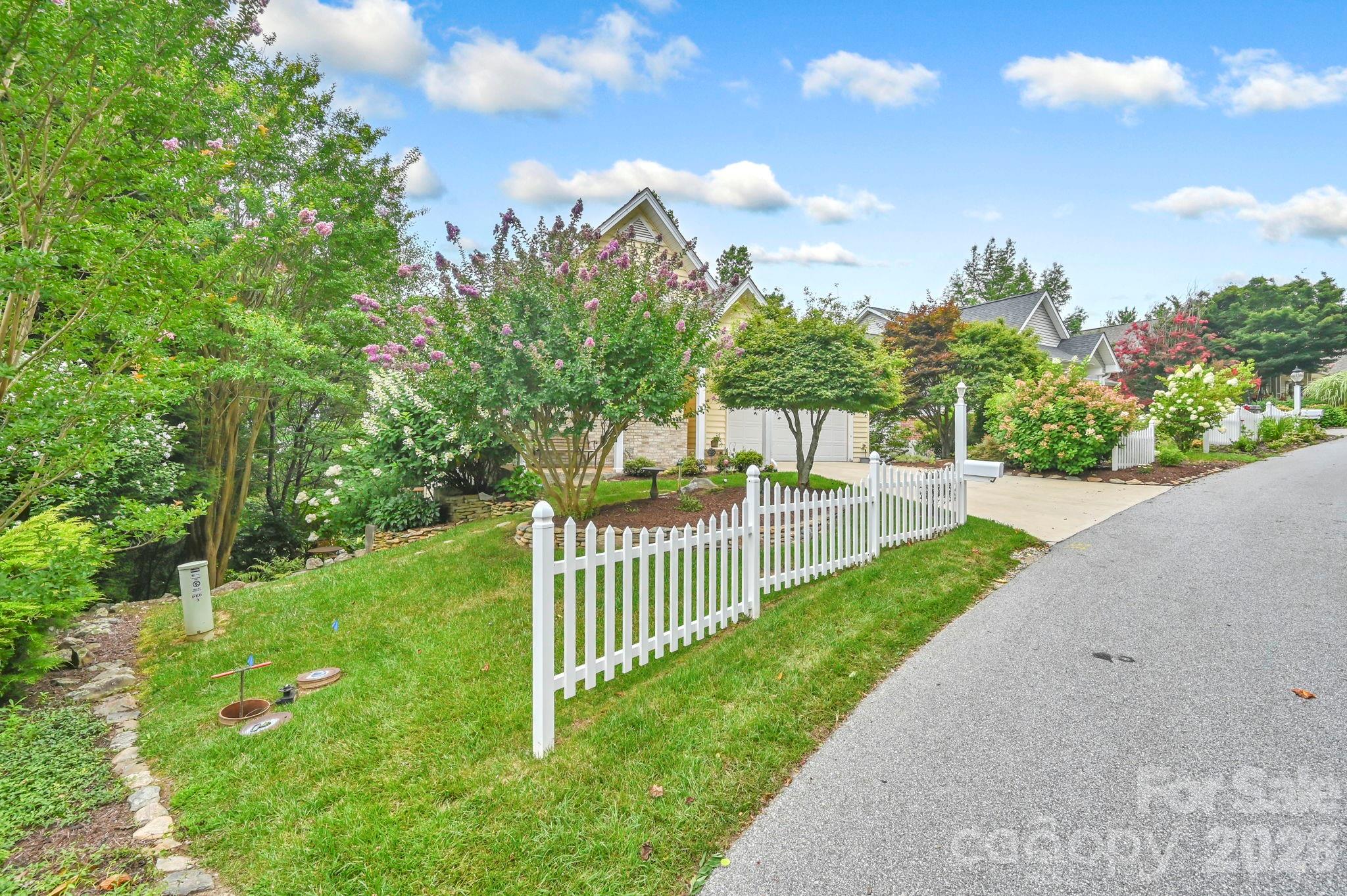 230 Carriage Summitt Way 2423