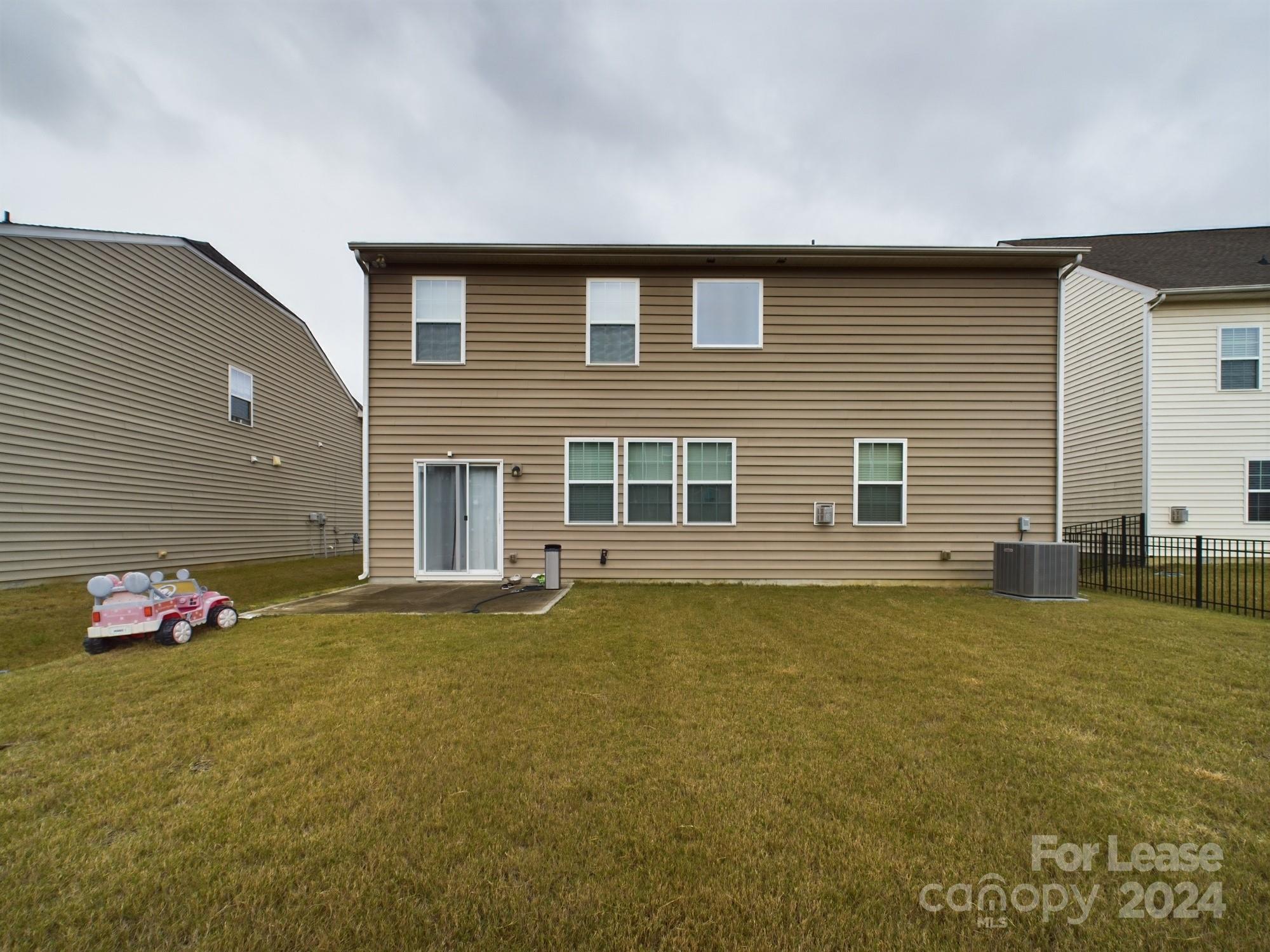 Chateau - Residential Lease