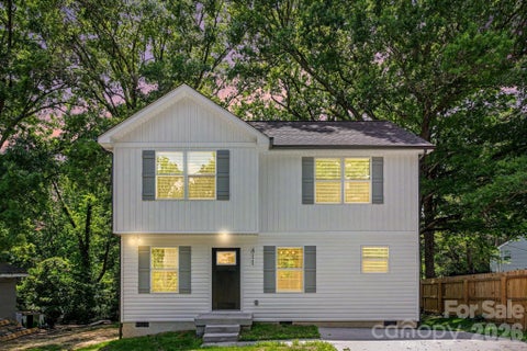 Photo of 811 Evening Shade Lane, Gastonia, NC 28052 (MLS # 4388402)