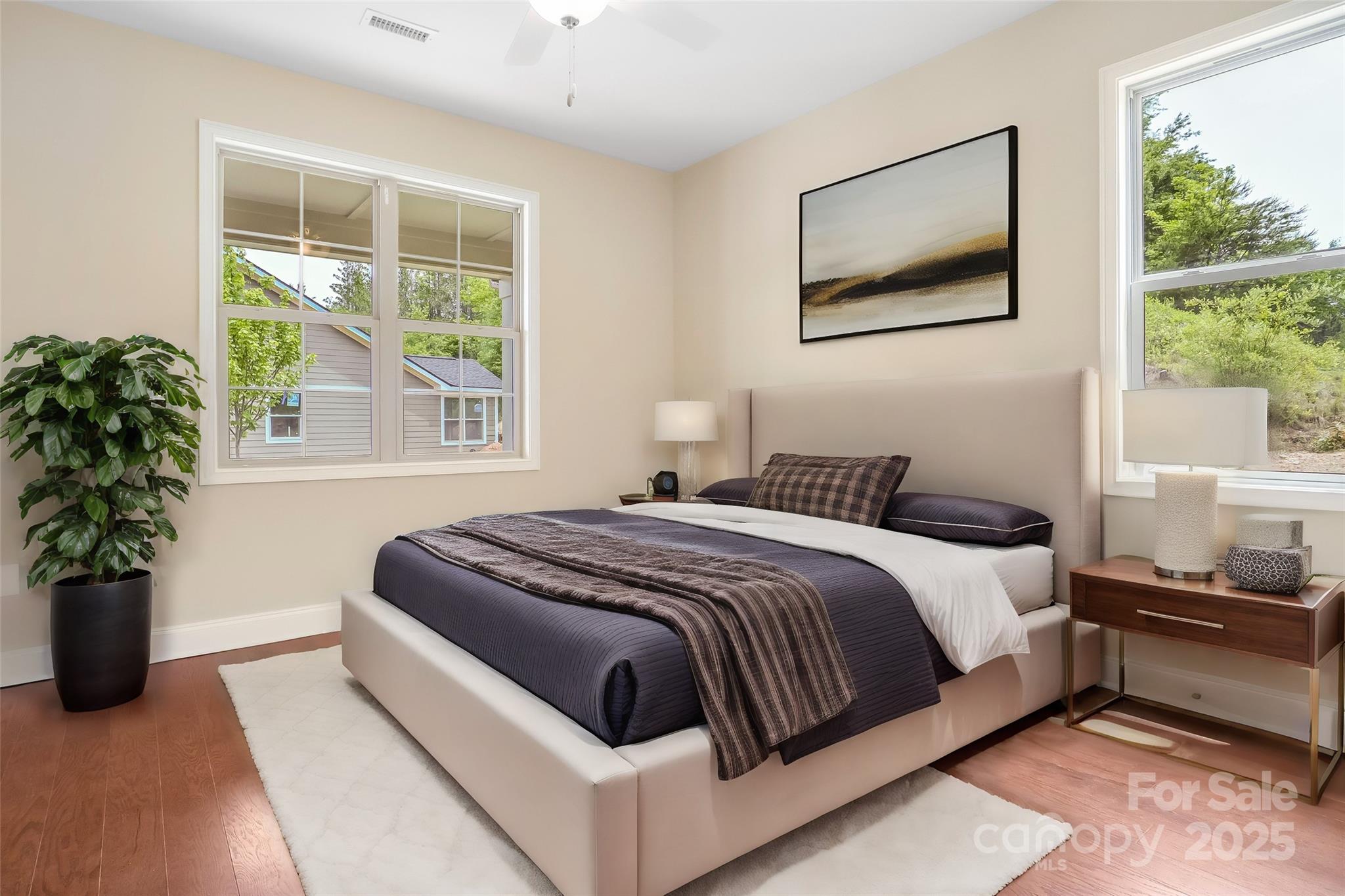 Hickory, North Carolina 28601, United States, 2 Bedrooms Bedrooms, ,2 BathroomsBathrooms,Residential,Active,238047