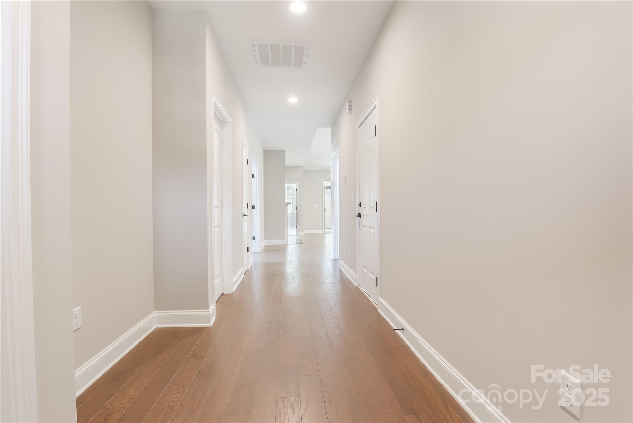 Hickory, North Carolina 28601, United States, 2 Bedrooms Bedrooms, ,2 BathroomsBathrooms,Residential,Active,238047