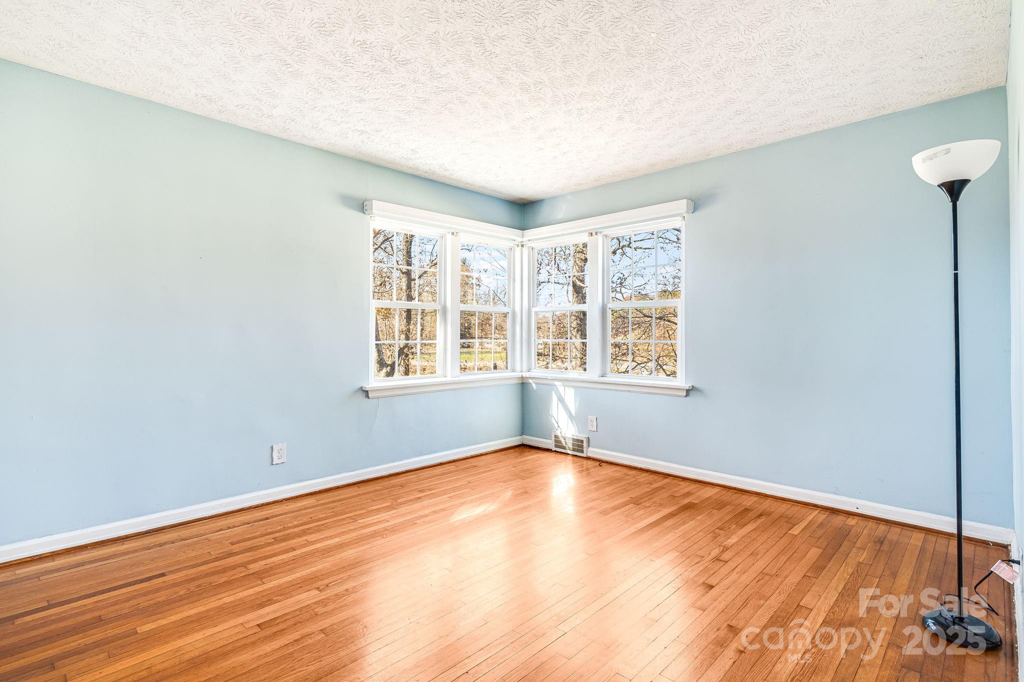 92 Parkway View Road