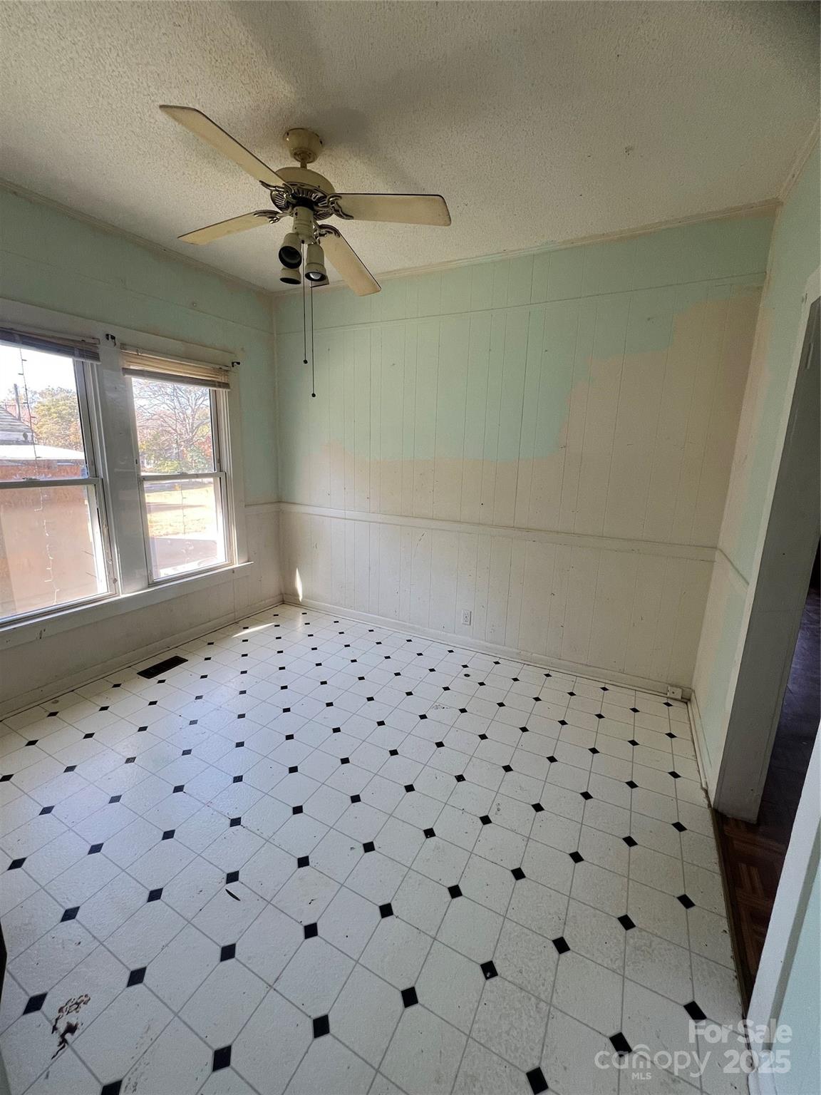 805 W Church Street W