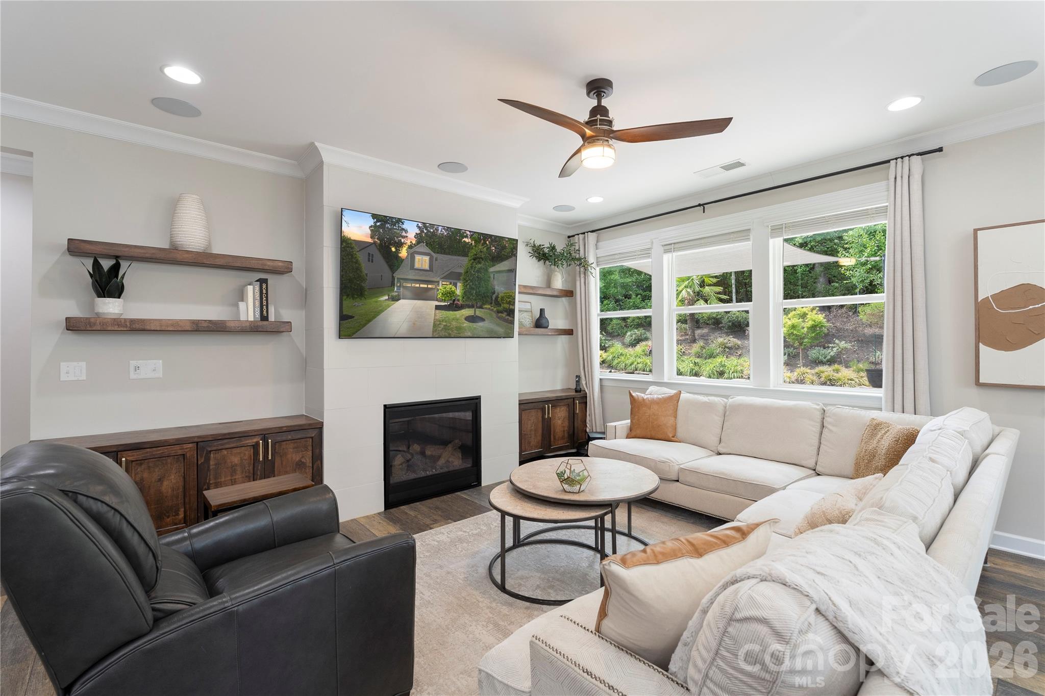 Lake Crest - Residential