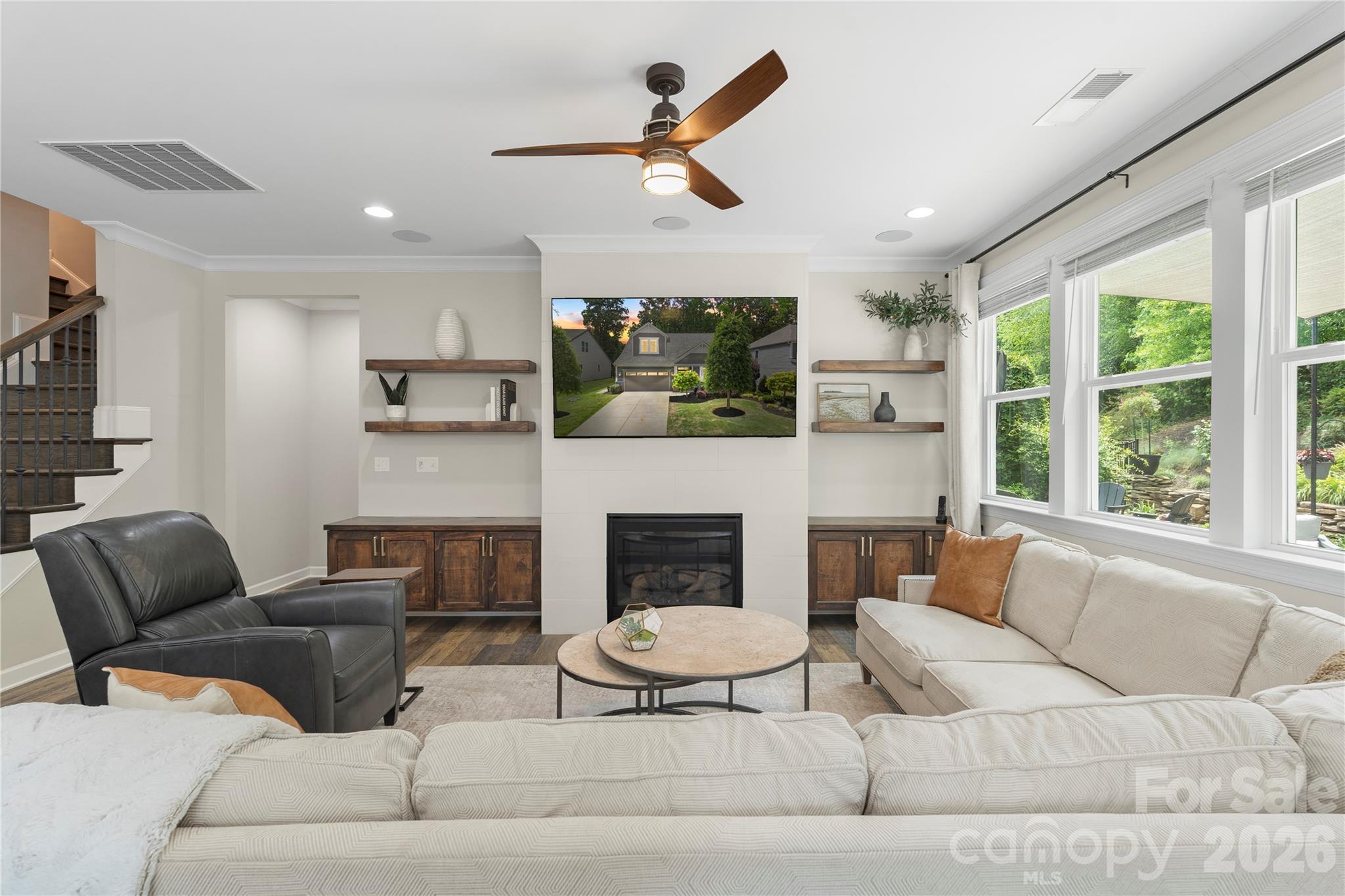 Lake Crest - Residential
