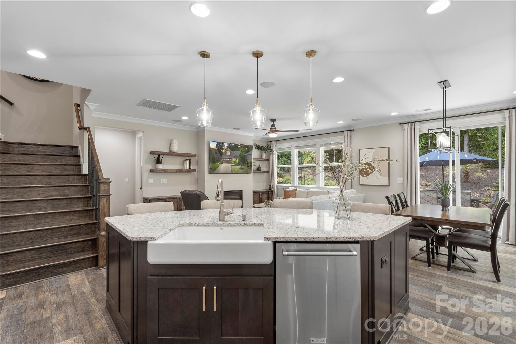 Lake Crest - Residential