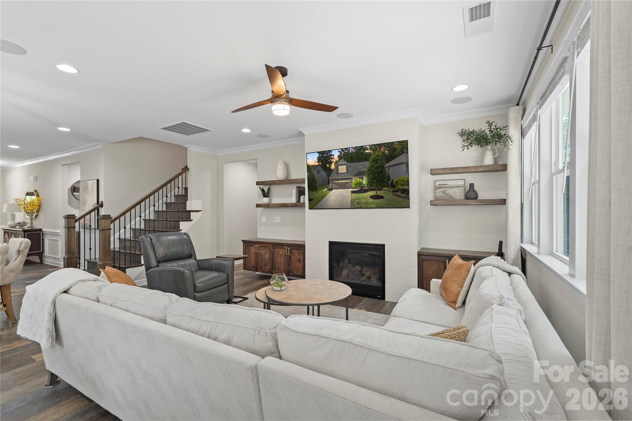 Lake Crest - Residential